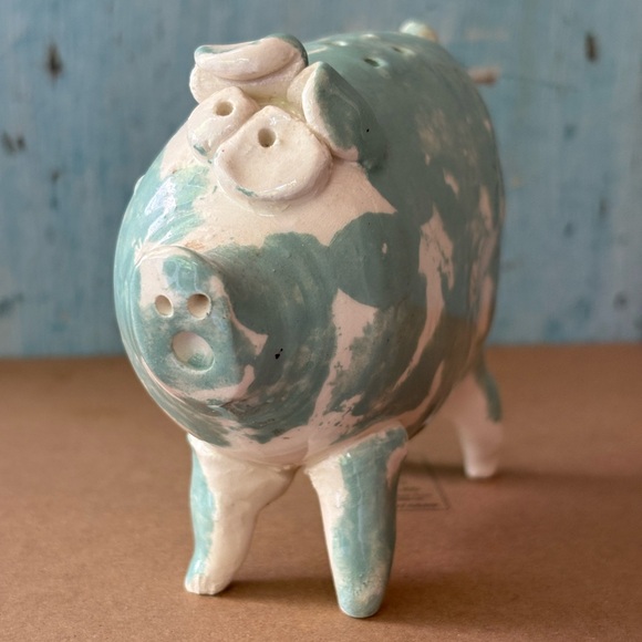 Hand-Crafted Ceramic Piggy Salt Shaker in Green and White - Picture 8 of 8